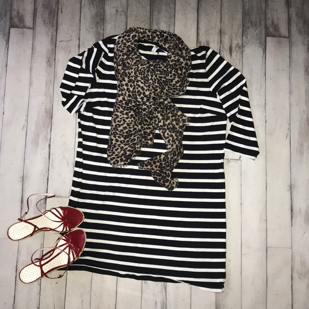 Shift dress with 3/4 length sleeves